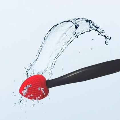 Brosse Nettoyante pour le Visage - DoubleSilkBrush™ - Cœur Rouge